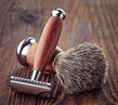 99766519-_Shaving_razor_and_brush_baibaz